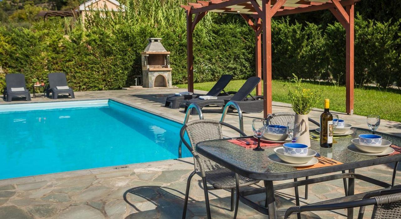 Villa Elaia Свороната Екстериор снимка