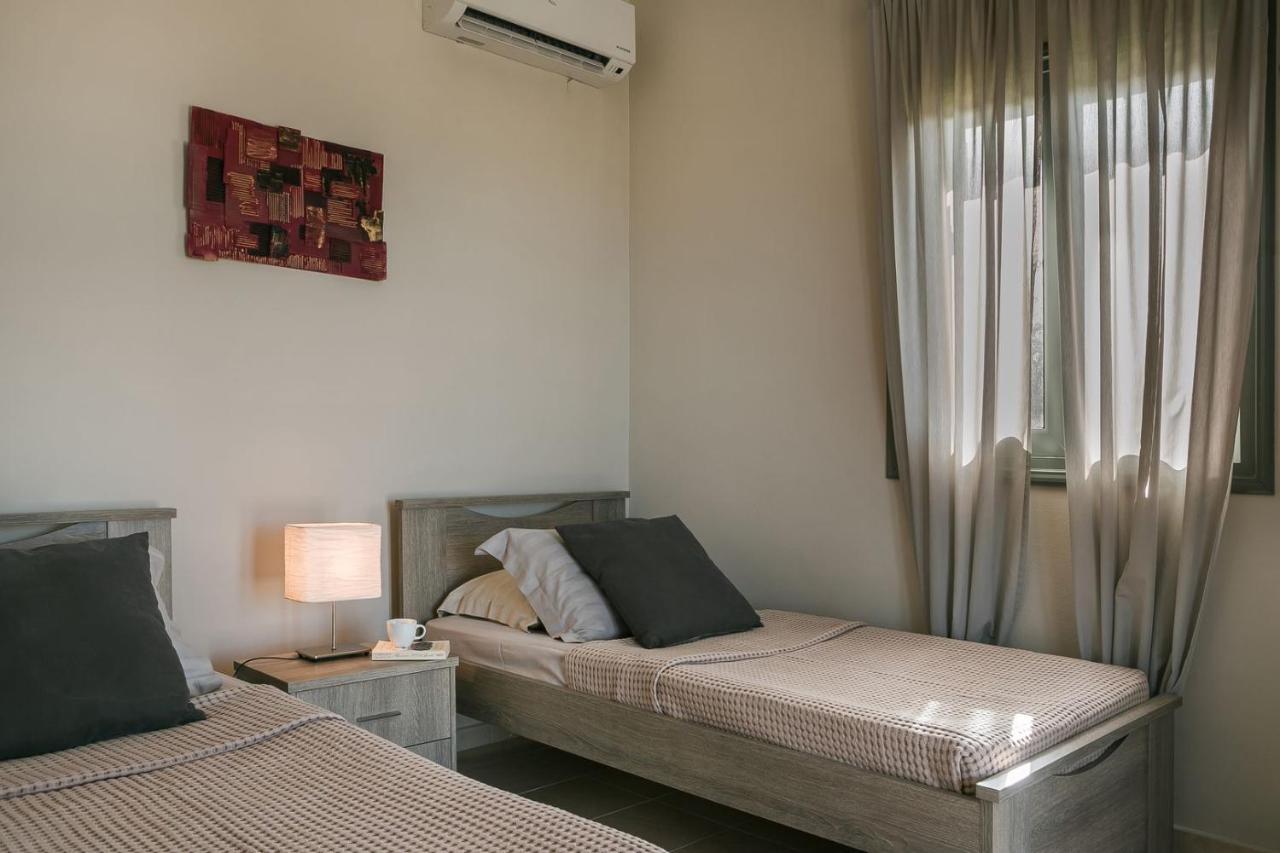 Villa Elaia Свороната Екстериор снимка