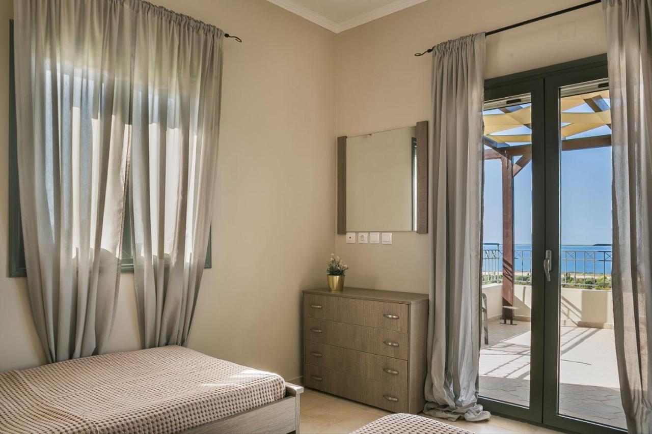 Villa Elaia Свороната Екстериор снимка
