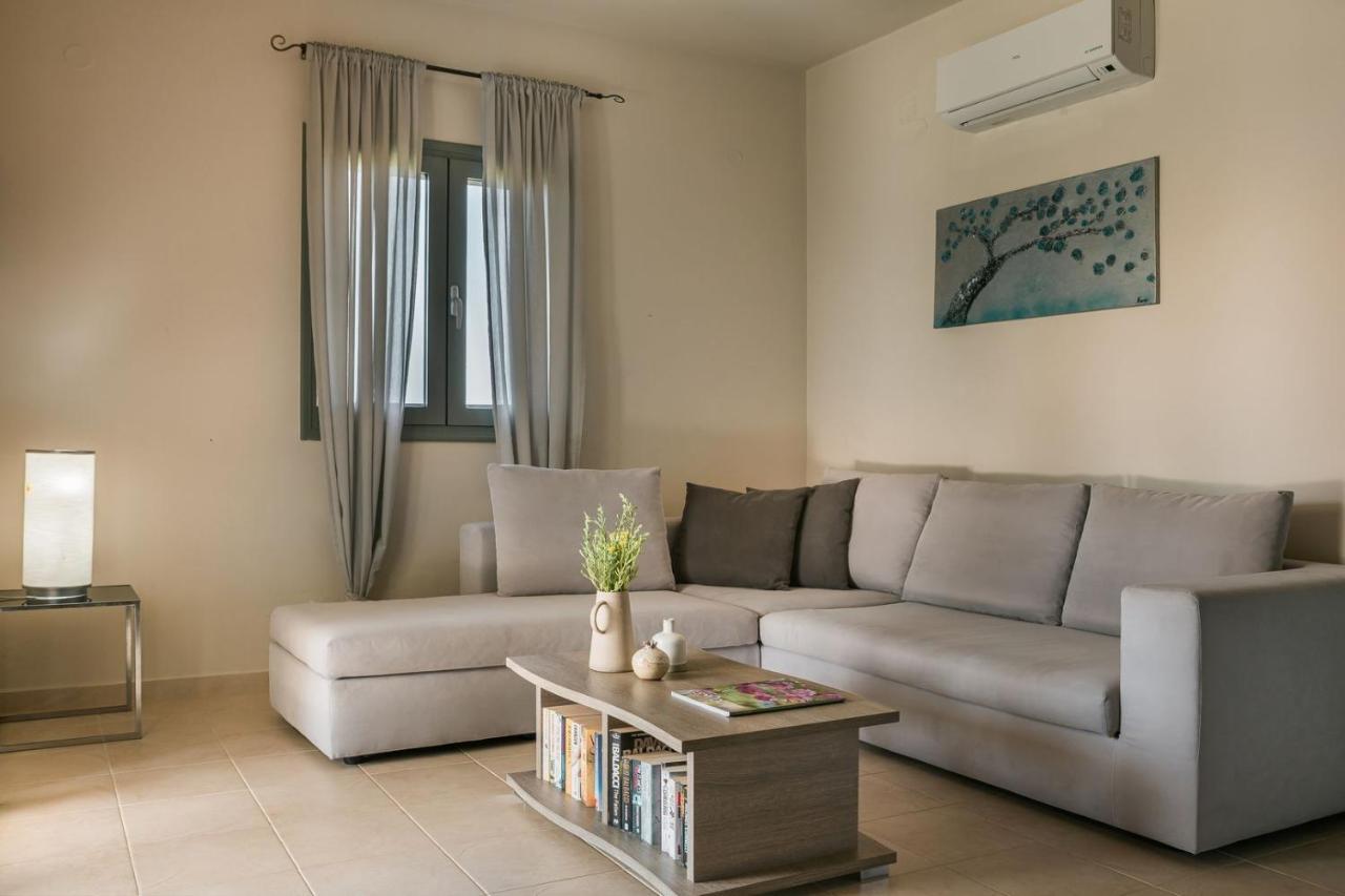 Villa Elaia Свороната Екстериор снимка