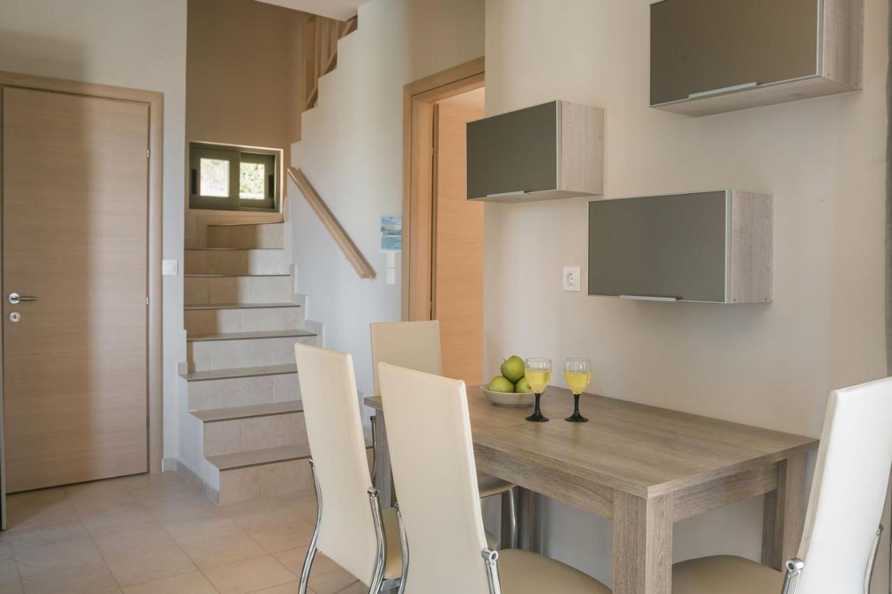 Villa Elaia Свороната Екстериор снимка